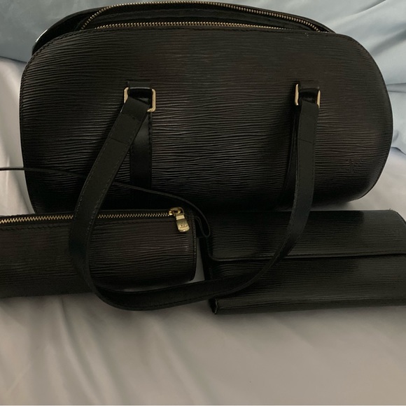 Epi Papillon LV purse with pouch and wallet - Picture 3 of 15